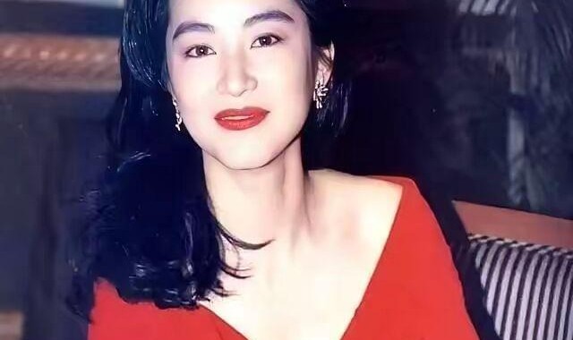 kaiyun-林青霞亲口爆料：当年我全裸给他看，他却吓得扭头就跑！